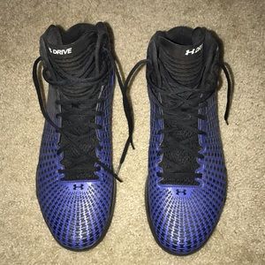 Men' UA ClutchFit. Worn twice. Size 13.